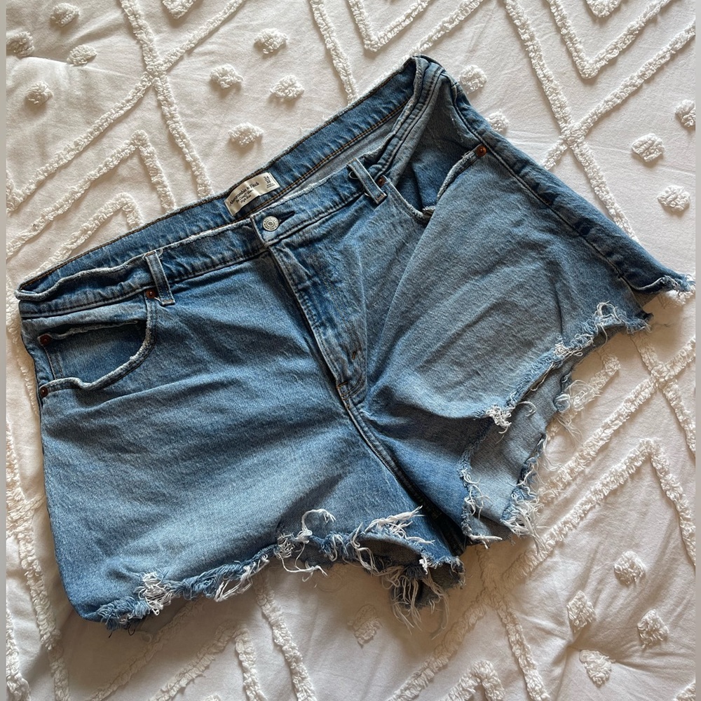 Abercrombie and fitch the cutoff short high rise